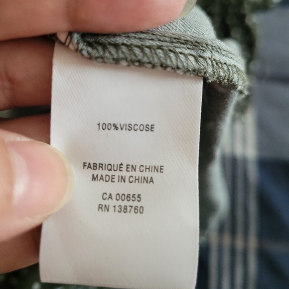 Reitmans printed twill split neck shift dress. Olive green. US XL. - Picture 8 of 9